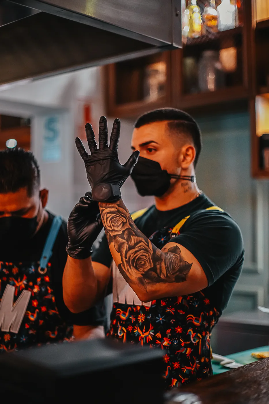 Bartender en capacitación María Mezcal