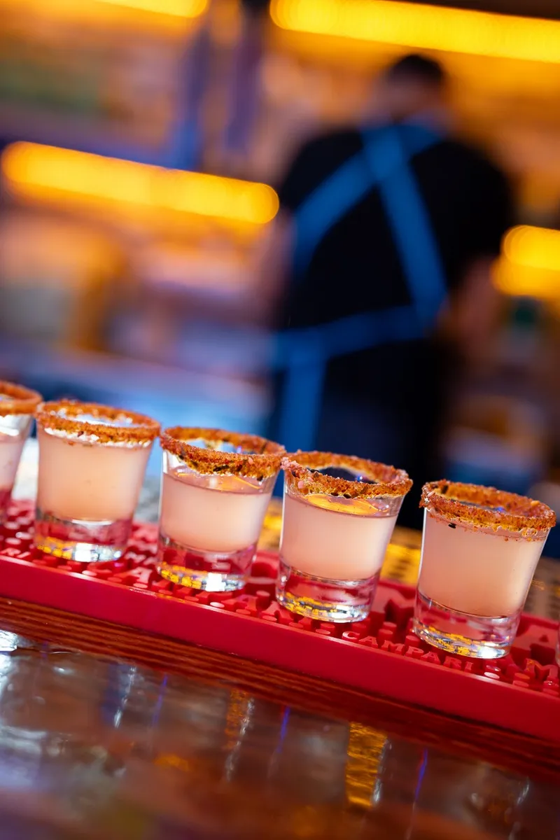 Bebidas y destilados María Mezcal